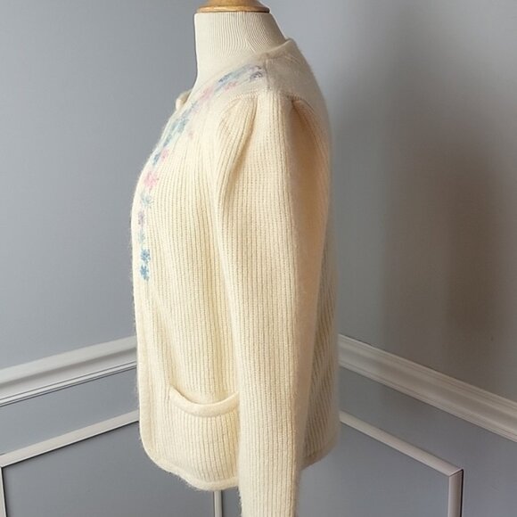 SUSAN BRISTOL Cream Wool Blend Embroidered Flowers Patch Pocket Open Cardigan M - Picture 2 of 11